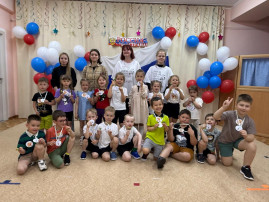 Праздничное мероприятие ко Дню России в нашем саду Праздничное мероприятие ко Дню России в нашем саду.