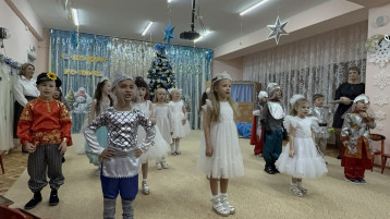 Новогодние утренники Новогодние утренники.